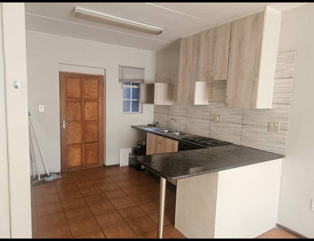 2 BEDROOM SECTIONAL TITLE FOR SALE IN RAVENSWOOD